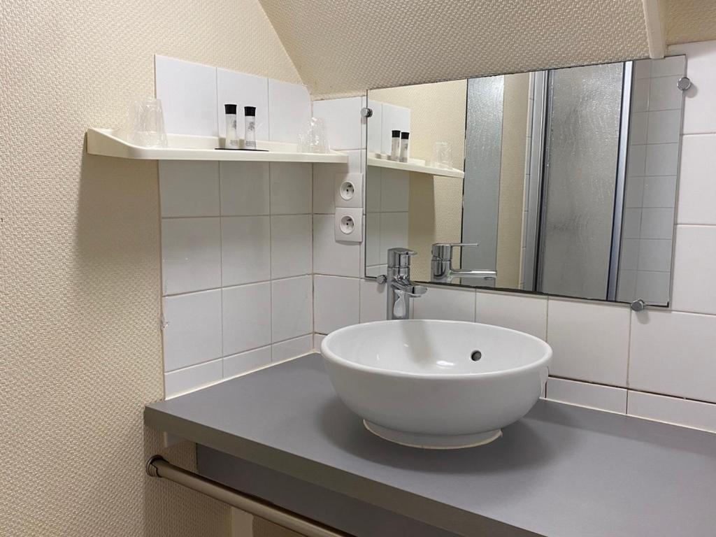 Hotel De La Poste Falaise  Eksteriør billede