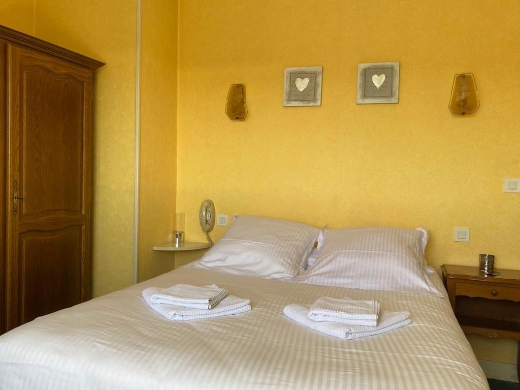 Hotel De La Poste Falaise  Eksteriør billede