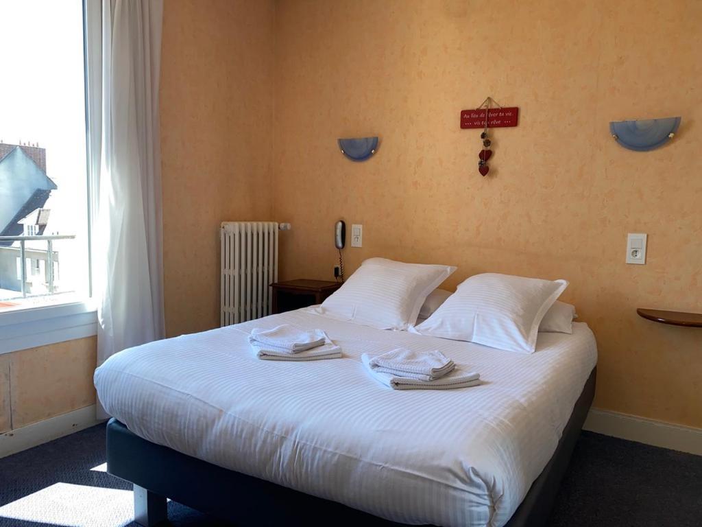 Hotel De La Poste Falaise  Eksteriør billede