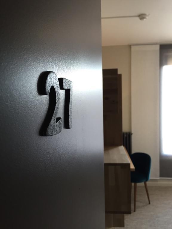 Hotel De La Poste Falaise  Eksteriør billede